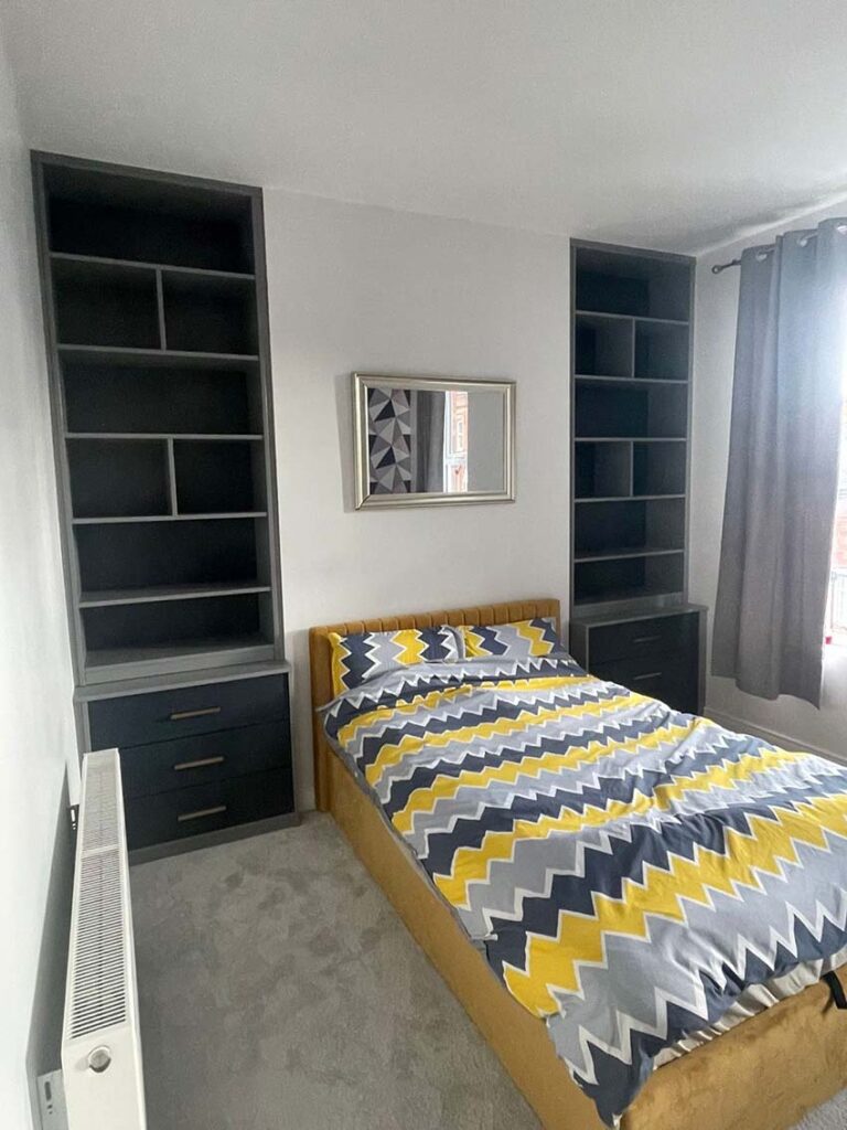 hinge units in alcoves