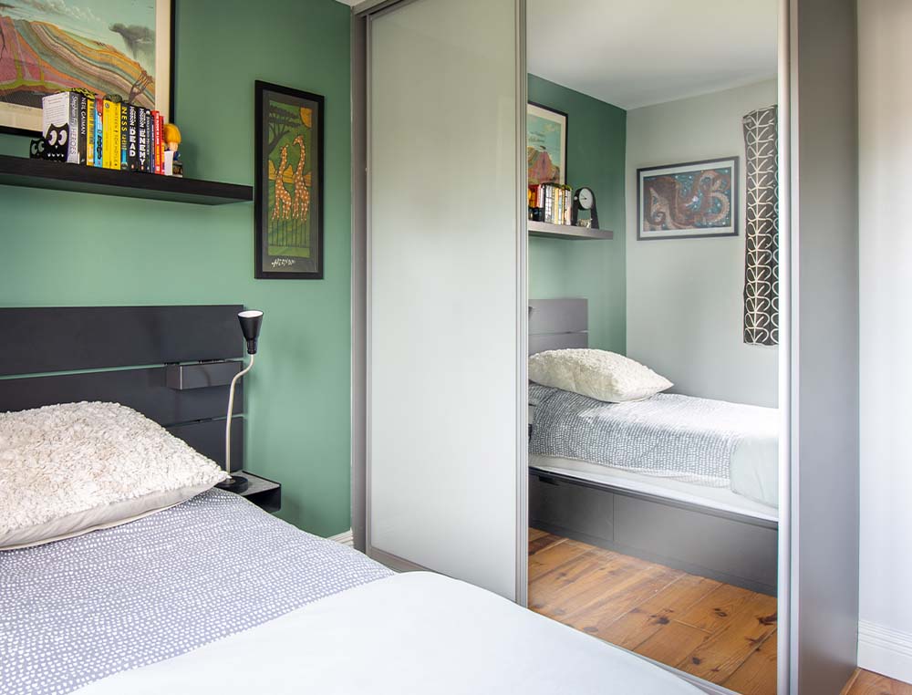 glass and mirrored sliding wardrobe